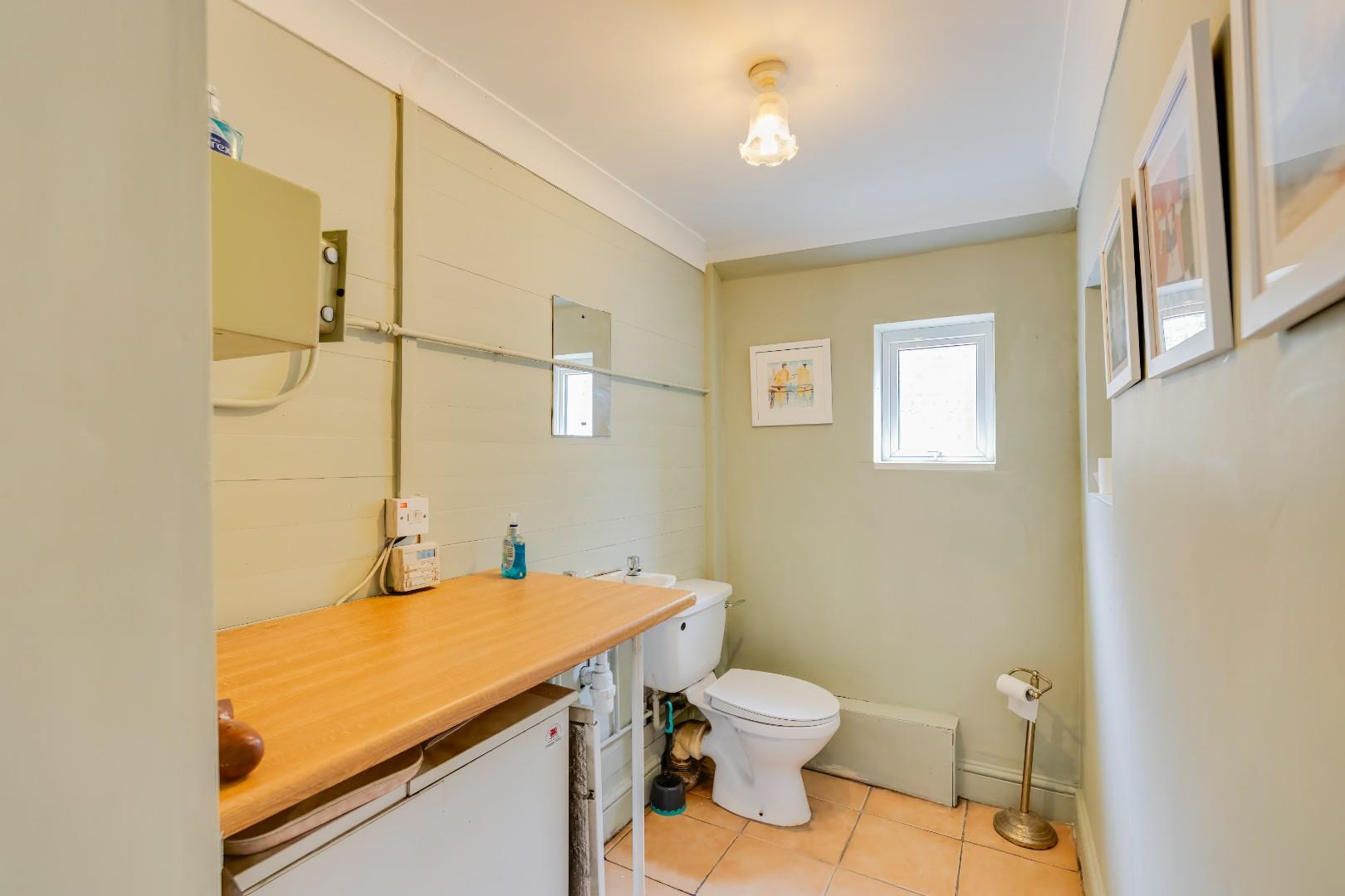 Downside House, Cattery & Equestrian Facilities, Sully Road, Penarth, CF64 2TR